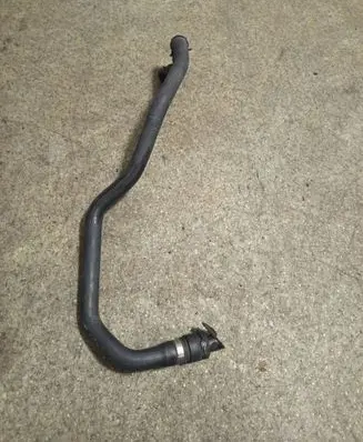 BMW 7 E65 E66 Engine coolant pipe/hose 8379979