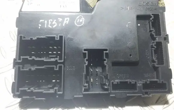 Ford Fiesta Comfort/convenience module 8V5115K600EG 116RA000084 0963