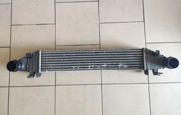 Mercedes-Benz C W204 Intercooler radiator A2045000000