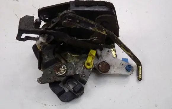 Hyundai Accent Rear door lock