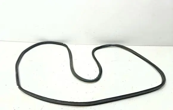 Mitsubishi 3000 GT Seal rubber (tailgate) 