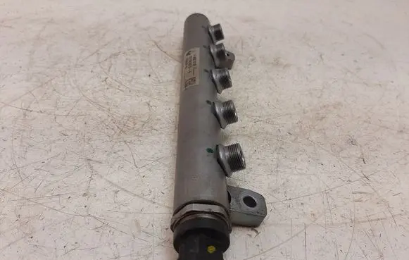 Renault Trafic III (X82) Fuel main line pipe 175210542R 1705000239