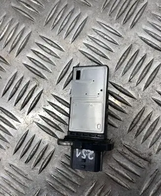 Nissan Juke I F15 Mass air flow meter 226807S000 1122S