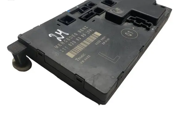 Mercedes-Benz E W211 Door control unit/module 2118208385