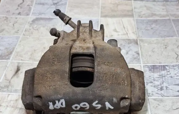 Volvo S60 Front brake caliper 830