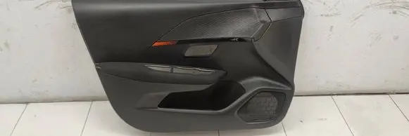 Peugeot 208 II Front door card panel trim