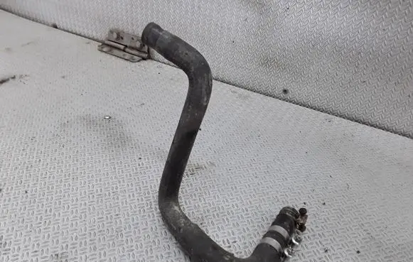 Nissan Patrol Y61 Engine coolant pipe/hose