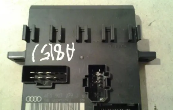 Audi A8 S8 D3 4E Comfort/convenience module 4F0907279J 4D0910279J