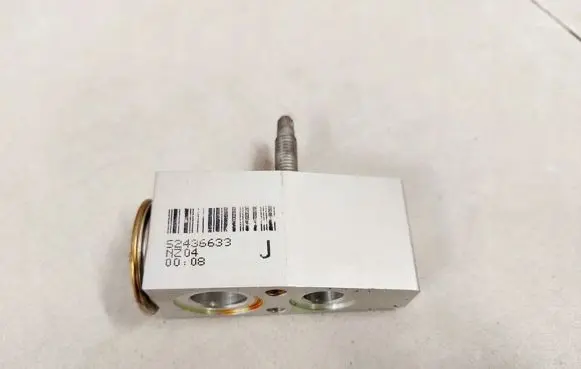 Opel Ampera Air conditioning (A/C) expansion valve 52436633