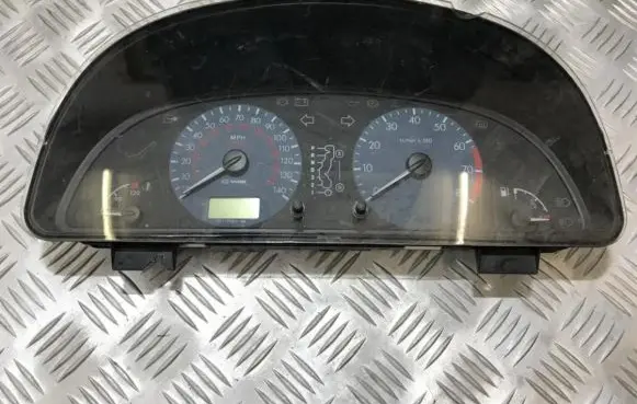 Citroen Xsara Speedometer (instrument cluster) 216530840 p9643206380