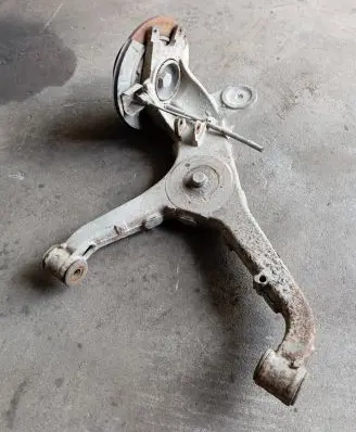 Mercedes-Benz Vito Viano W638 Rear wheel hub spindle/knuckle 
