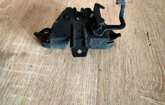 Mitsubishi Pajero Sport I Engine bonnet (hood) release handle