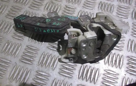 Citroen C1 Front door lock