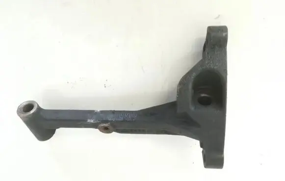 Toyota Auris 150 Engine mounting bracket 3311805010 33118-05010