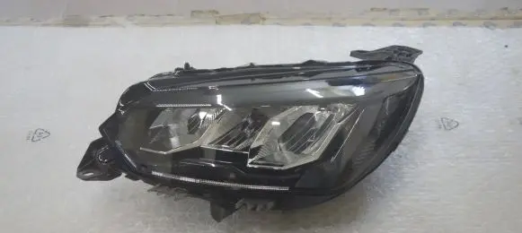 Peugeot 2008 II Headlight/headlamp 9833036380 73313327909E 73313327