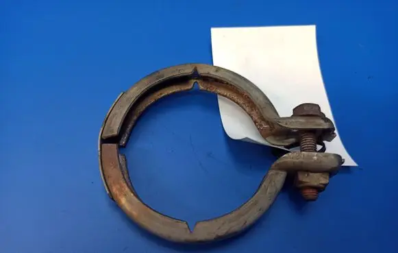 Mercedes-Benz CLS C219 Muffler pipe connector clamp A2034900641