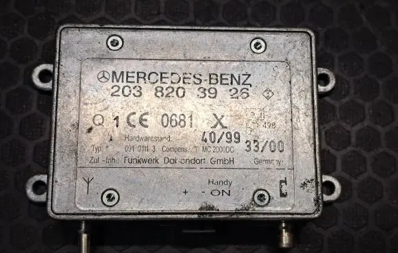 Mercedes-Benz E W210 Antenna control unit 2038203926