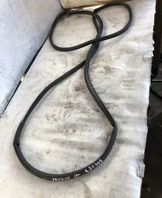 Volkswagen Touran III Rubber seal front door (on door) 