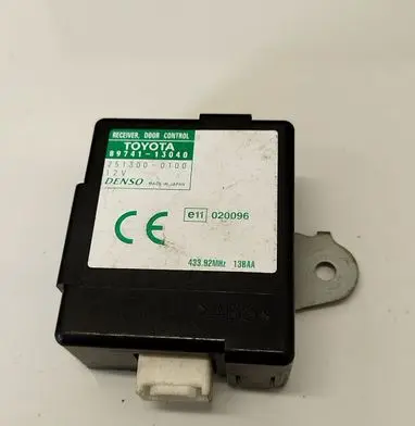 Toyota Corolla Verso E121 Door control unit/module 8974113040