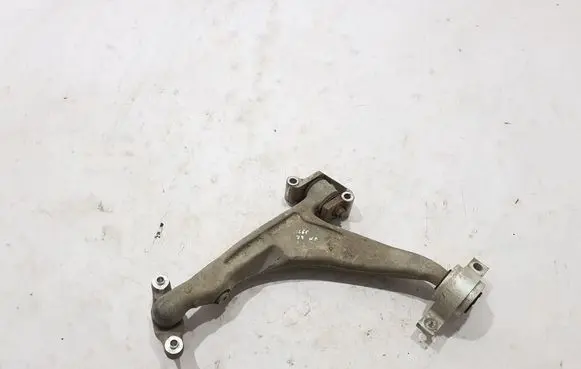 Volvo XC60 Front lower control arm/wishbone 32370924