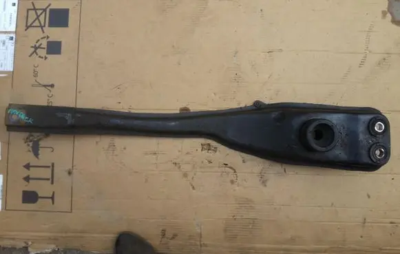 Ford Maverick Engine mounting bracket