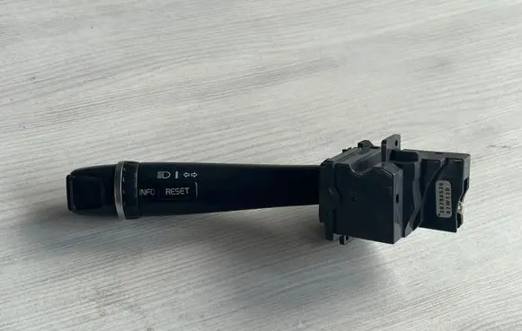Volvo S60 Indicator stalk 30798526
