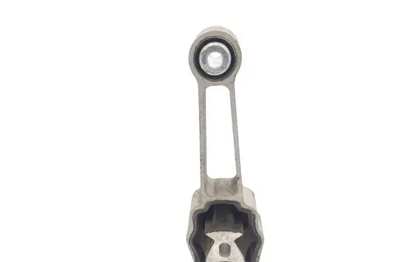Engine mount bracket