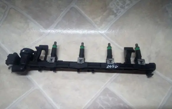 Ford Focus Fuel main line pipe 5M5G9H487BA