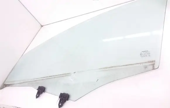 Nissan Pulsar Front door window glass four-door AS2
