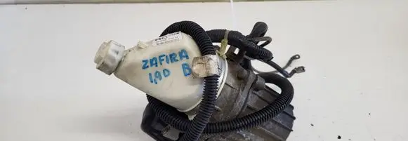 Opel Zafira B Power steering pump 13192897