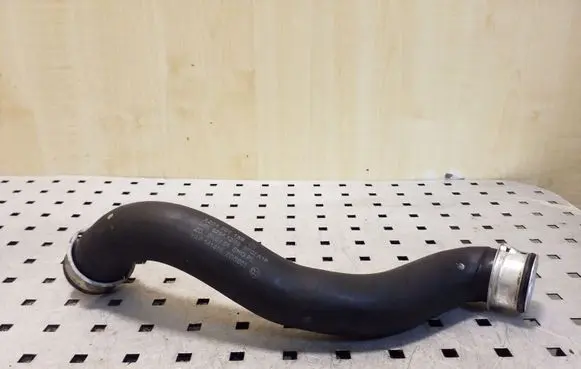 Mercedes-Benz E W212 Engine coolant pipe/hose A2045011582