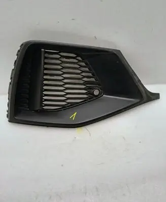 Audi Q8 Front bumper lower grill