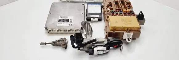 Toyota Corolla E120 E130 Engine ECU kit and lock set 8966113270 1758005350 838001H310