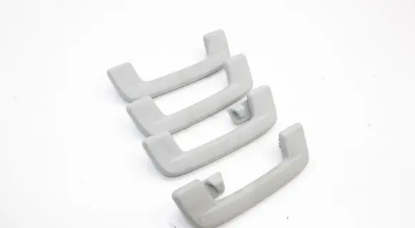 Audi e-tron A set of handles for the ceiling 