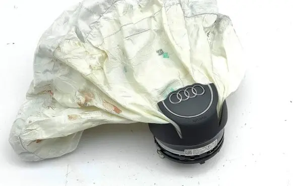 Audi A1 Steering wheel airbag 82A880201J 638245200 7A99B1096K00