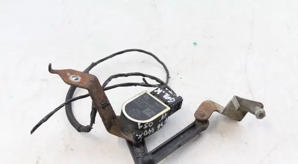 BMW 4 F36 Gran coupe Rear air suspension level height sensor 6861351 6867535
