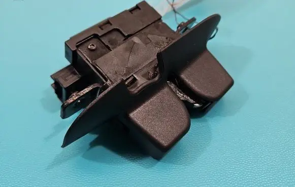 Tailgate/trunk/boot lock/catch/latch