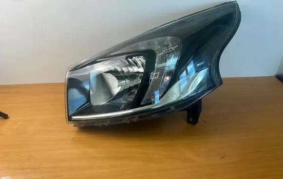 Renault Trafic III (X82) Headlight/headlamp 93867962 1LE01156507 260609758R