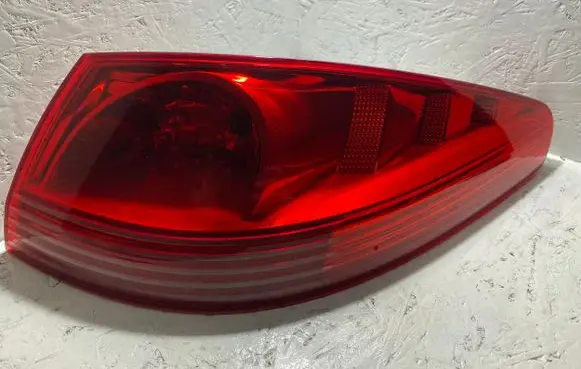 Peugeot 607 Rear/tail lights 2587D