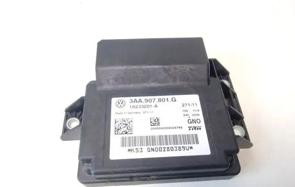Volkswagen PASSAT B7 Hand brake control module 3AA907801G
