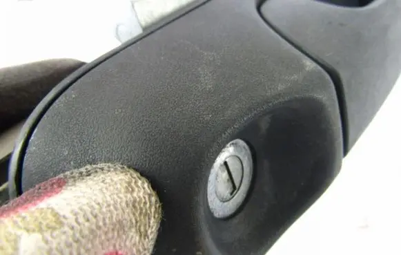 Jeep Cherokee III KJ Front door exterior handle 55360332