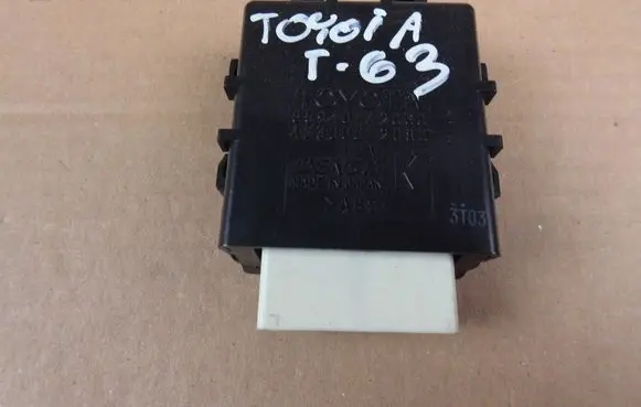 Toyota RAV 4 (XA40) Window wiper relay 8594042030