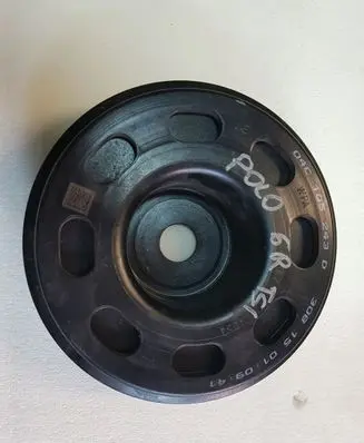 Volkswagen Polo V 6R Crankshaft pulley 04C105243D