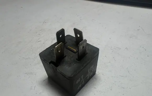 Audi A4 S4 B6 8E 8H Other relay 8D0951253A 280701