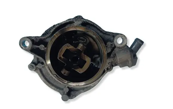 BMW 5 E60 E61 Vacuum pump 