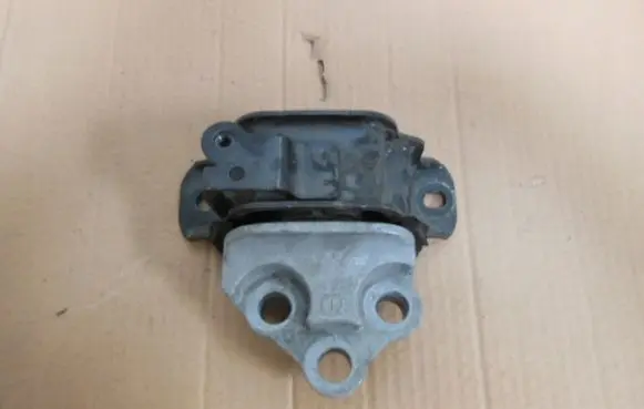 Jeep Renegade Engine mount bracket 00519385500