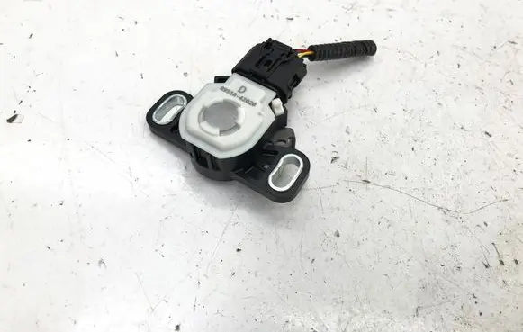 Lexus LBX Clutch pedal sensor 8951042020