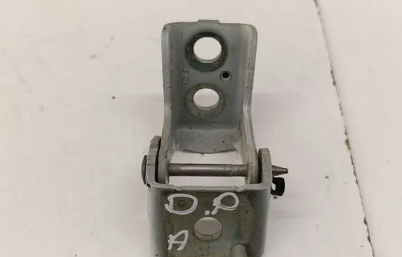 Opel Corsa F Front door lower hinge 