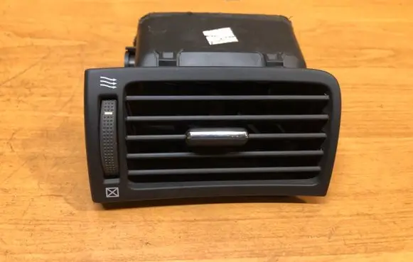 Toyota Avensis T250 Dashboard side air vent grill/cover trim 8518 8221