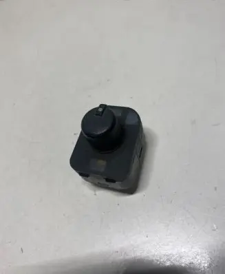 Audi A4 S4 B6 8E 8H Wing mirror switch 8E0959565A